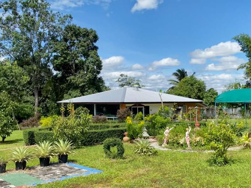 Huge Property 5 Rai 2 Ngan Land with 2-Bedroom House - Huge property 1 house